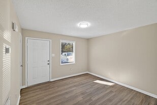 105 Bay Meadow Ct, Unit 105 in Lexington, NC - Building Photo