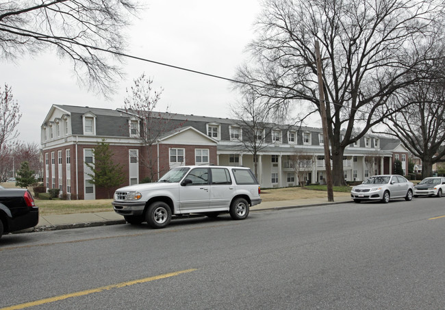 College Park Family II in Memphis, TN - Foto de edificio - Building Photo