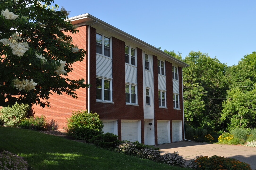 2629 24th St, Unit D in Rock Island, IL - Building Photo