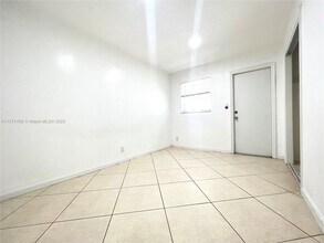 731 SW 14th Ave in Fort Lauderdale, FL - Building Photo - Building Photo