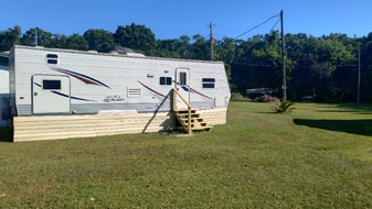 118 SE Guinevere Ct in Lake City, FL - Building Photo