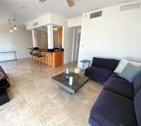 1040 10th St in Miami Beach, FL - Building Photo - Building Photo