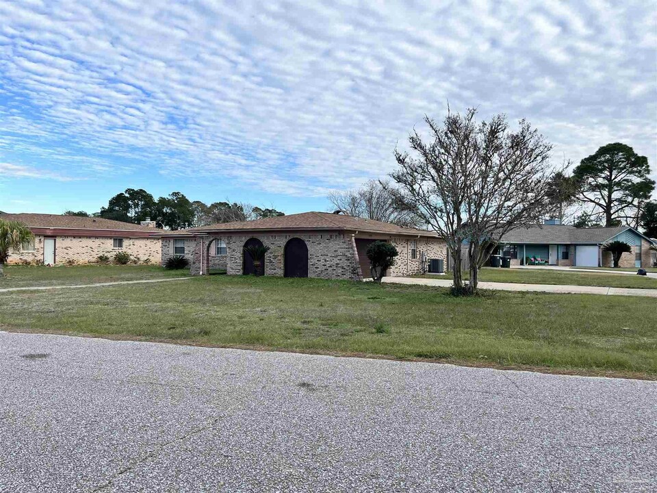 12081 Longwood Dr in Pensacola, FL - Building Photo