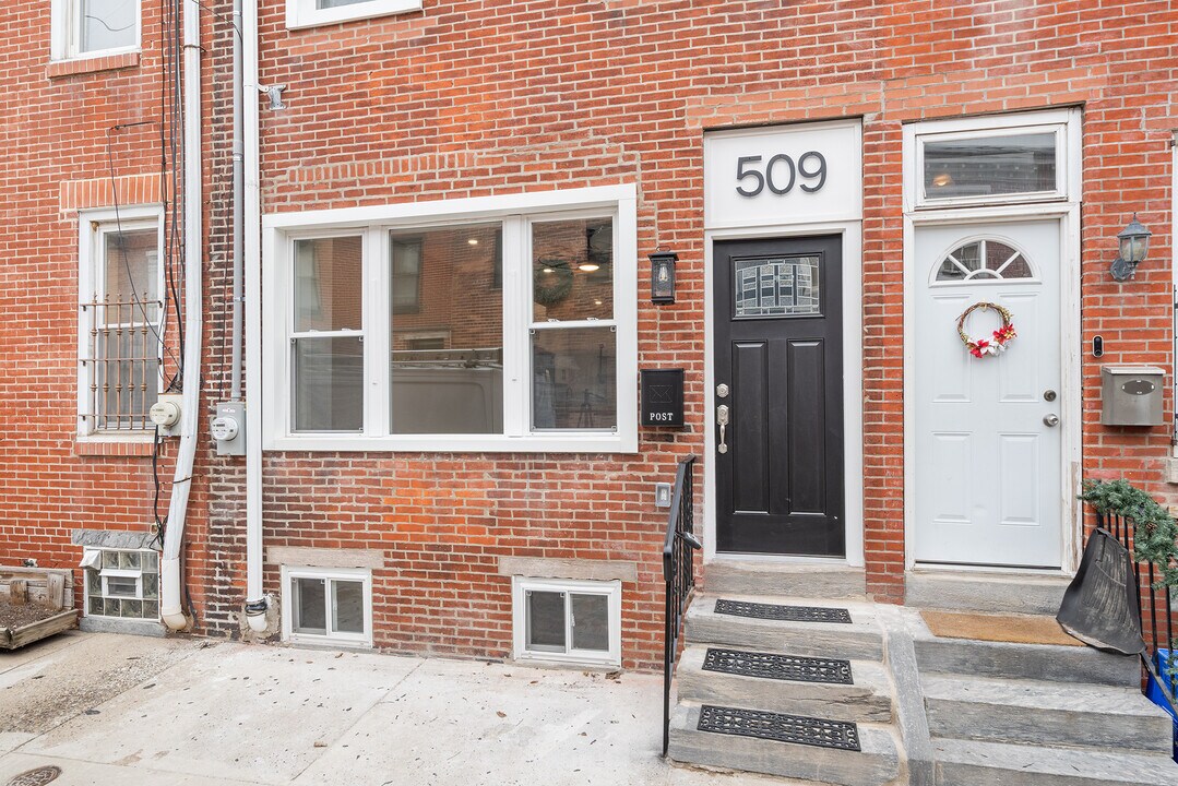 509 Greenwich St in Philadelphia, PA - Building Photo
