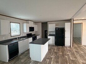 781 W Walcott Rd in Walcott, IA - Building Photo