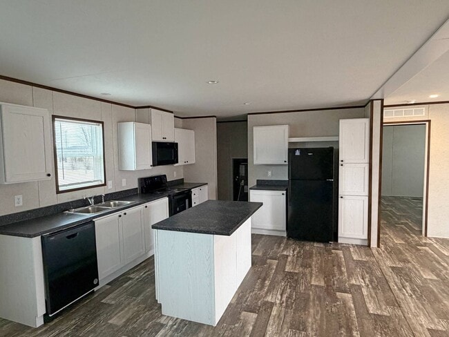 property at 781 W Walcott Rd