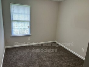 1749 Carrington Dr in Griffin, GA - Foto de edificio - Building Photo