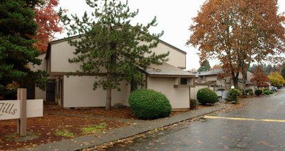 Rolling Hills Townhouses in Salem, OR - Building Photo - Building Photo