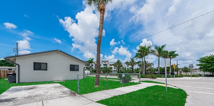 2015 Wilkins Ave in West Palm Beach, FL - Building Photo - Building Photo