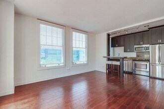 702 Ash St-Unit -UNIT 202 in San Diego, CA - Building Photo - Building Photo