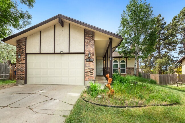3020 Avondale Dr in Colorado Springs, CO - Building Photo - Building Photo