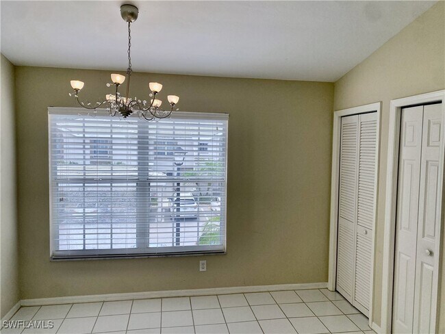 3785 Fieldstone Blvd in Naples, FL - Building Photo - Building Photo