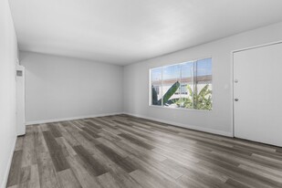 1050 Gaviota Ave, Unit 11 Apartments