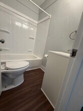 107 N Sanford St in Pontiac, MI - Foto de edificio - Building Photo