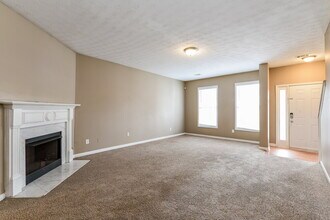 4832 Hairston Park Square in Stone Mountain, GA - Foto de edificio - Building Photo