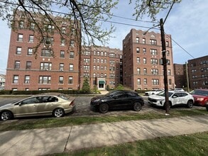 Royal Court in Hackensack, NJ - Building Photo - Building Photo