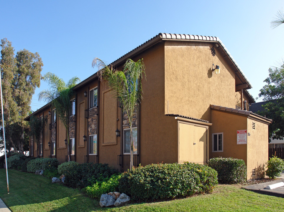 Lexington Condominiums in El Cajon, CA - Building Photo