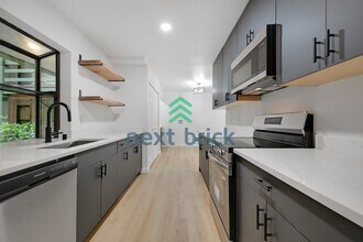 9512 1st Ave NE in Seattle, WA - Building Photo - Building Photo