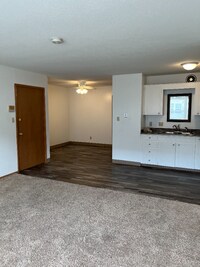 401 SW Elm St photo'