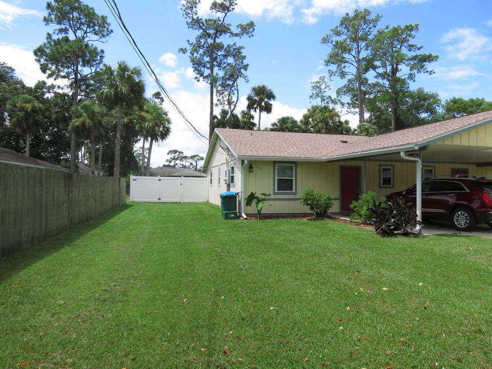 1608 Tuscaloosa Ave in Daytona Beach, FL - Building Photo