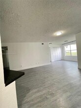 12400 Vista Isles Dr in Plantation, FL - Building Photo - Building Photo