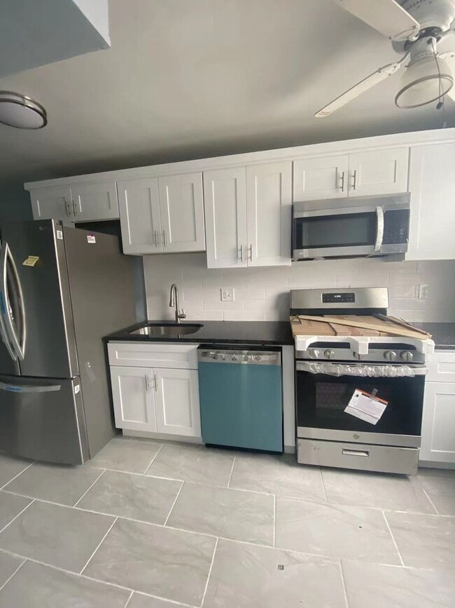 6303 Farnsworth St in Philadelphia, PA - Building Photo - Building Photo