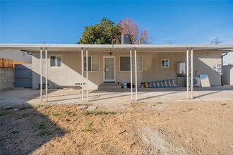 7734 Etiwanda Ave, Unit 448-108 in Los Angeles, CA - Building Photo - Building Photo