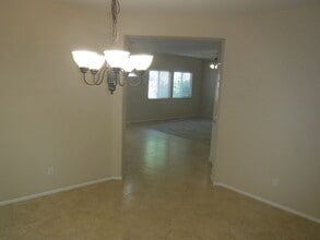 5423 Gold One Ln in Las Vegas, NV - Building Photo - Building Photo