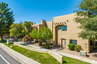 Por Of Santa Fe Square Townhomes in Chandler, AZ - Building Photo - Building Photo