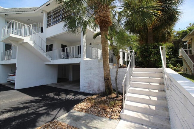 property at 450 SW 9th St
