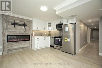 43 Leaden Hall Dr in East Gwillimbury, ON - Building Photo - Building Photo