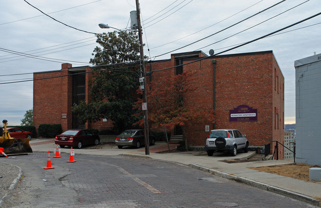 Monastery Apartments in Cincinnati, OH - Foto de edificio - Building Photo