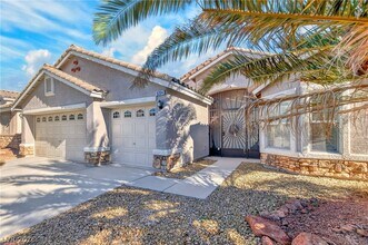 9204 Gentle Cascade Ave in Las Vegas, NV - Building Photo - Building Photo