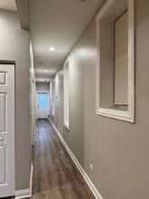 2009 W 21st Pl, Unit 1st floor in Chicago, IL - Building Photo - Building Photo