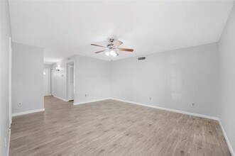 1026 Elmwood Dr in Lewisville, TX - Building Photo - Building Photo