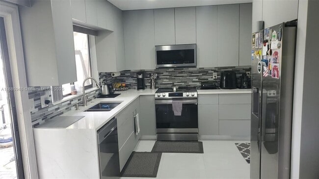 9598 Stones River Park Way