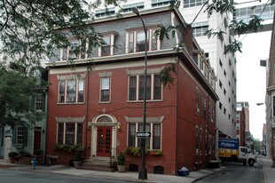 114 - 116 Locust St in Harrisburg, PA - Building Photo