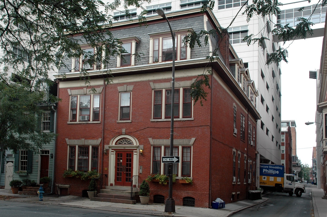 114 - 116 Locust St in Harrisburg, PA - Foto de edificio
