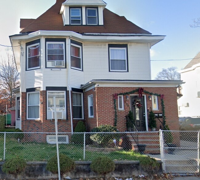304 E 31st St, Unit Eastside Area Paterson