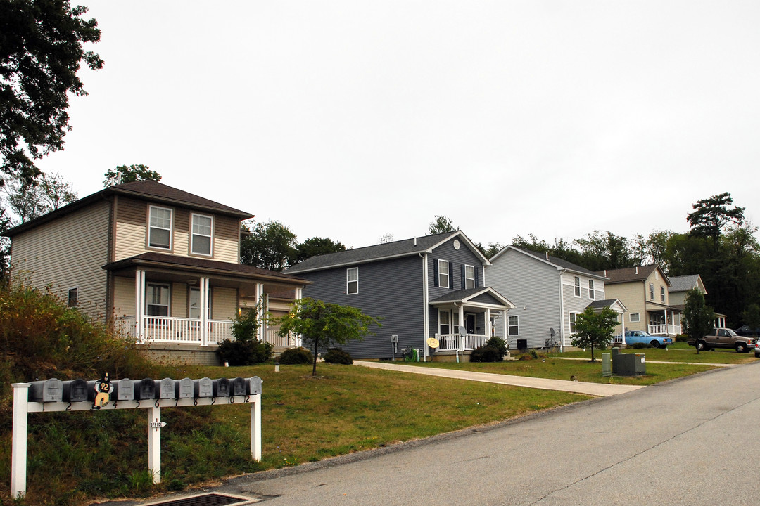 Uniontown Family Homes in Uniontown, PA - Building Photo