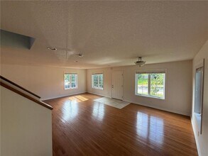 709 Wayzata Blvd E in Wayzata, MN - Building Photo - Building Photo