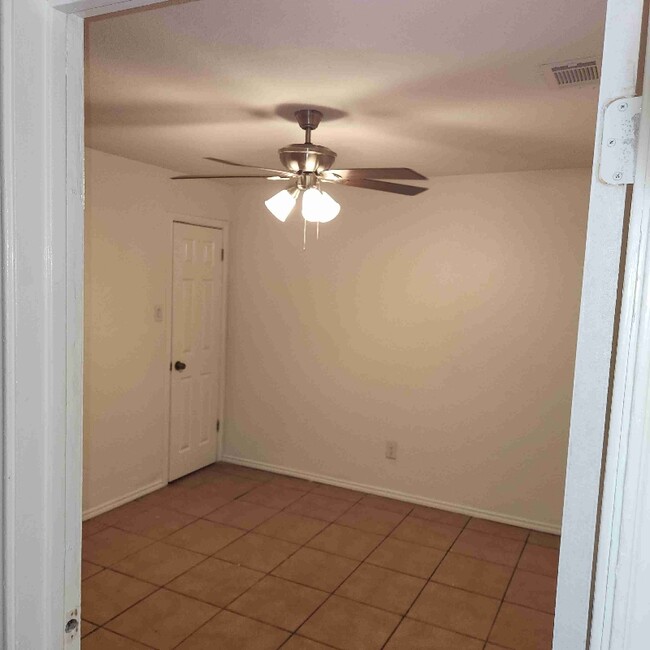 1113 W Cano St in Edinburg, TX - Building Photo - Building Photo