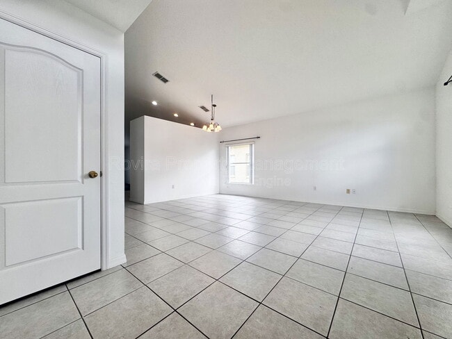 661 Hacienda Cir in Kissimmee, FL - Building Photo - Building Photo