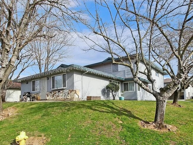 287 Sharp Cir, Unit 4