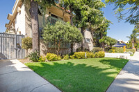 Lido Apartments - 3671 Midvale Ave in Los Angeles, CA - Foto de edificio - Building Photo