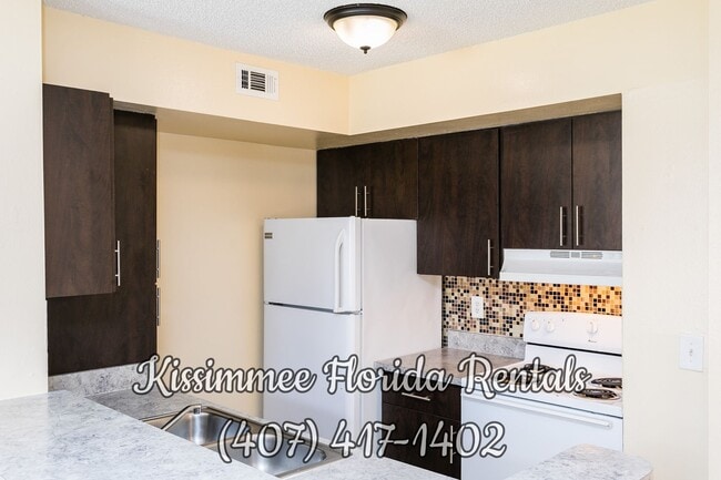 421 Fountainhead Cir in Kissimmee, FL - Building Photo - Building Photo