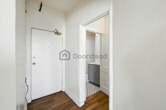 3339 W 8th St, Unit Apt 302 in Los Angeles, CA - Building Photo - Building Photo
