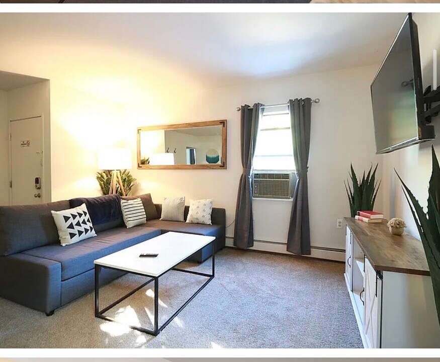 111 N 7th St, Unit 1 in Ann Arbor, MI - Foto de edificio
