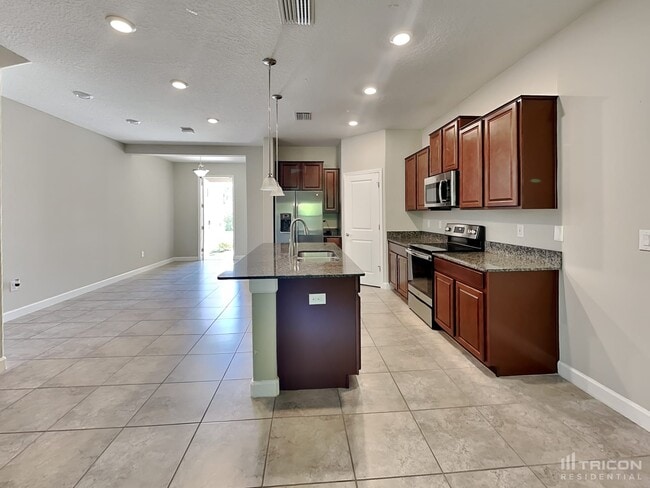 6865 Citrus Creek Ln in Tampa, FL - Building Photo - Building Photo