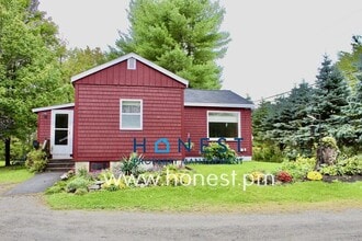 446 Lewiston Rd in Gardiner, ME - Building Photo - Building Photo